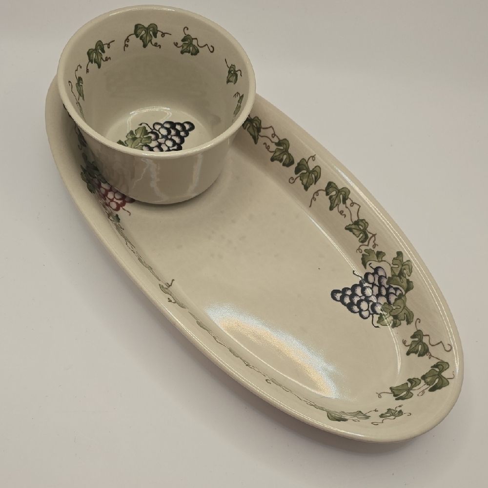 Cream and Green Nature-Inspired Serveware Set